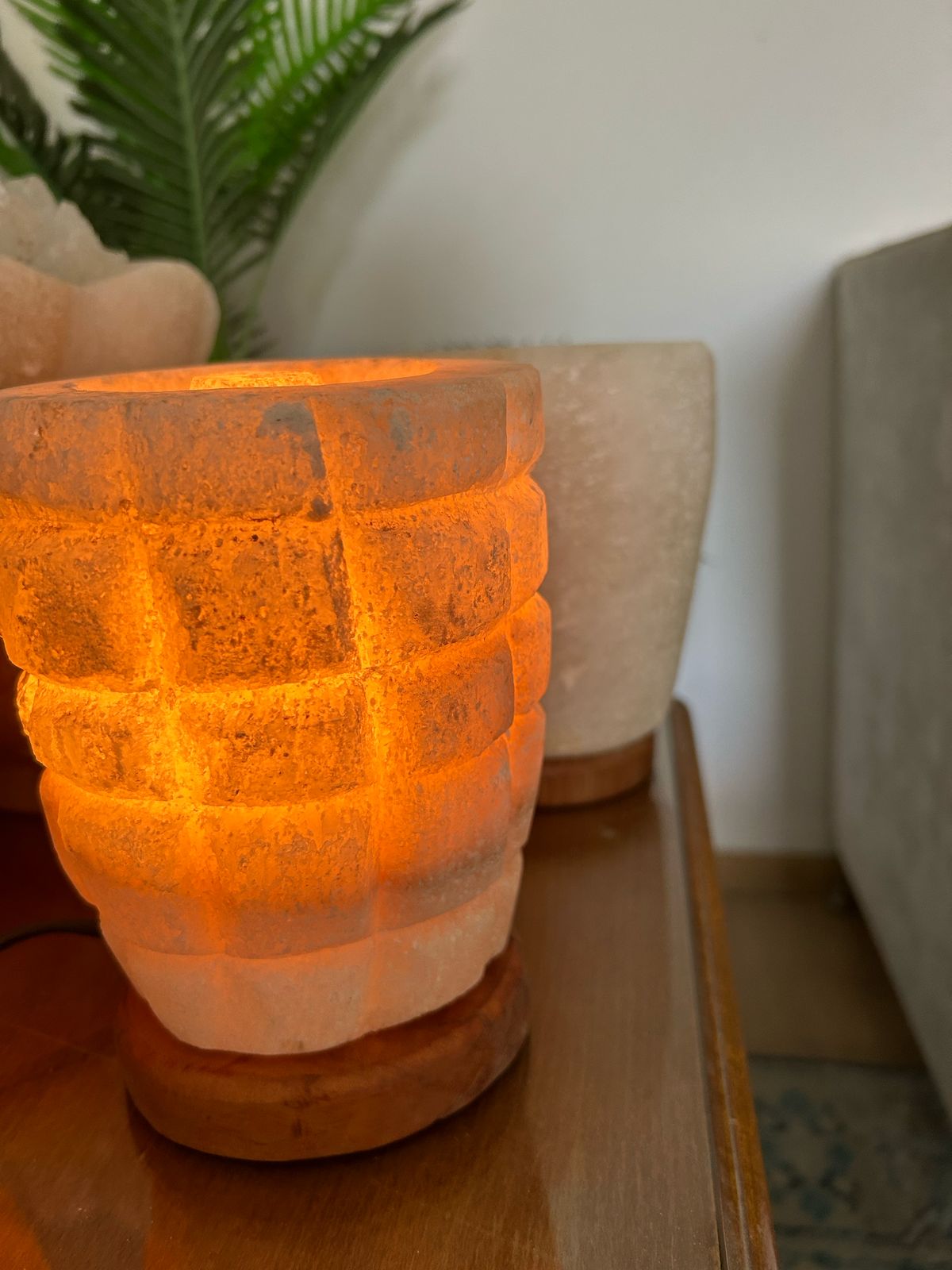 Textured Vase Salt Lamp