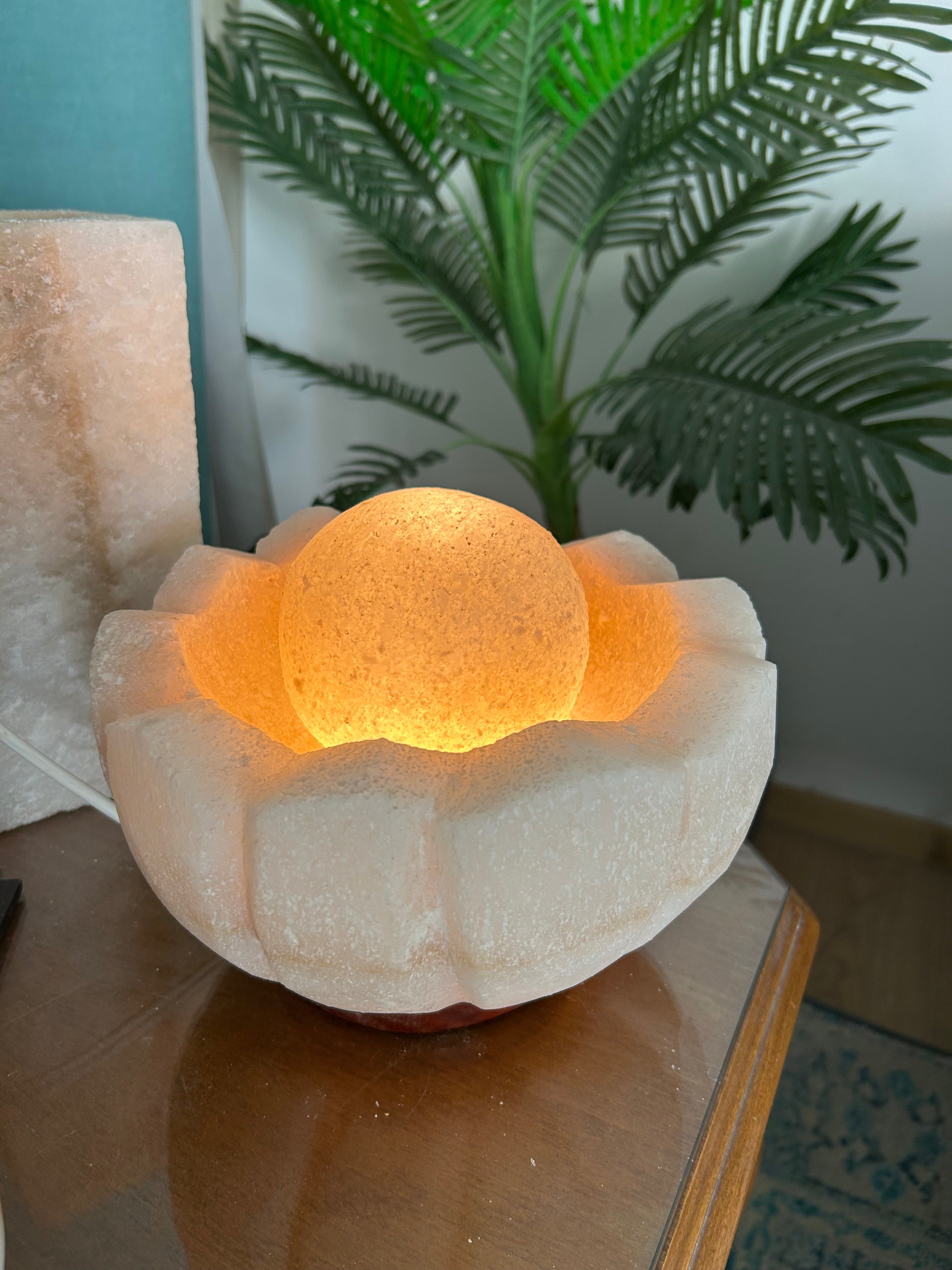 Lotus Bowl With Crystals
